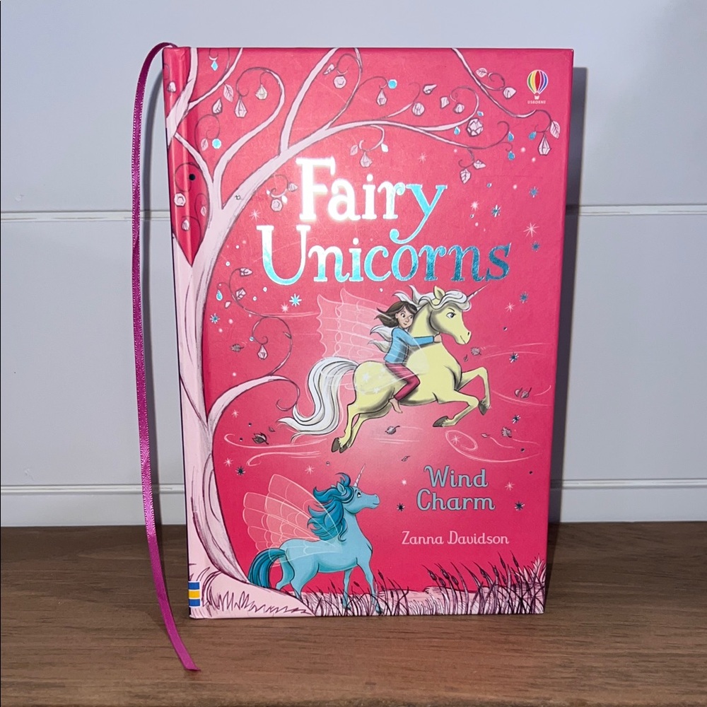 🛍️ 3 for $20 🛍️ - Fairy Unicorns Book with Colourful Covers - Picture 1 of 13